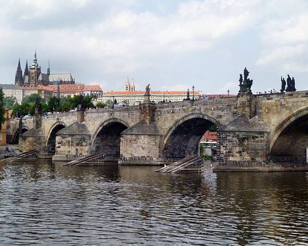 Ozvěny minulosti